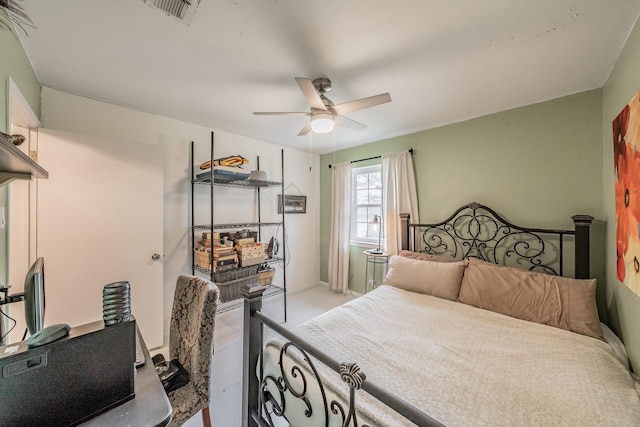 bedroom with ceiling fan