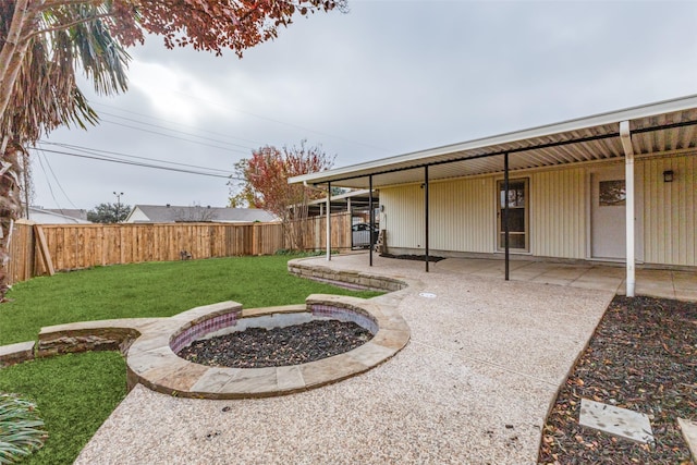 view of yard featuring a patio