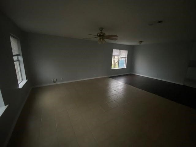 empty room with ceiling fan