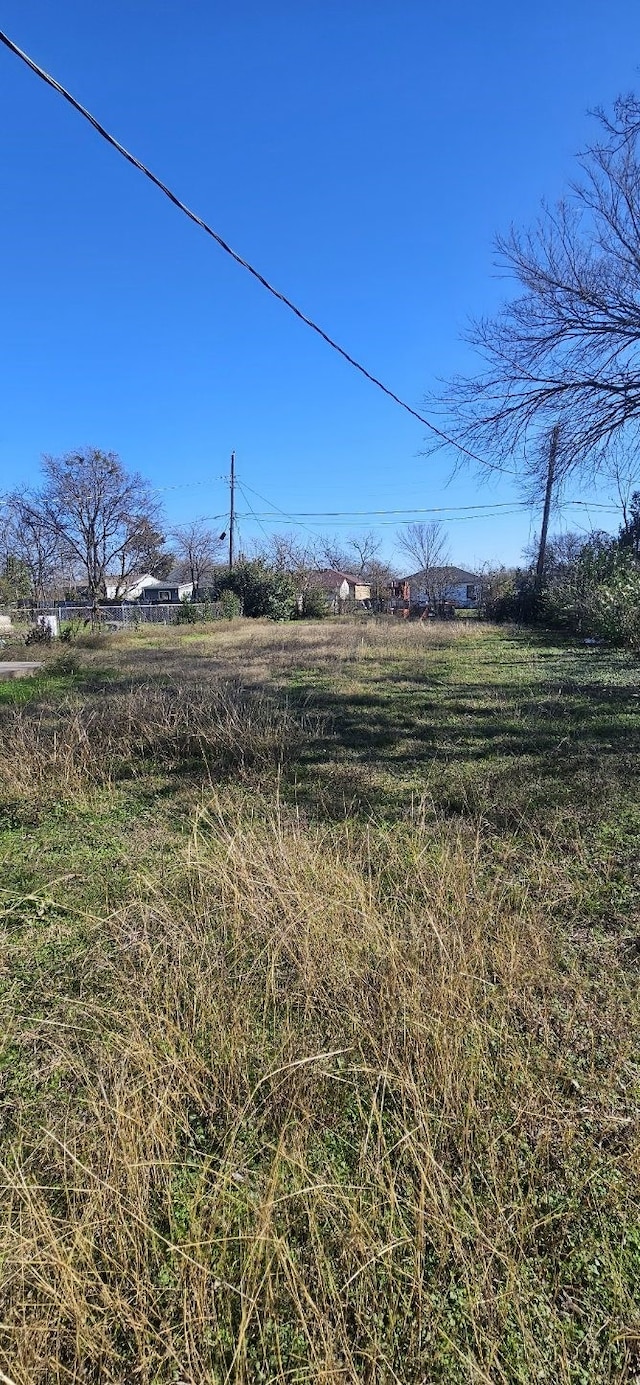 view of yard featuring a rural view