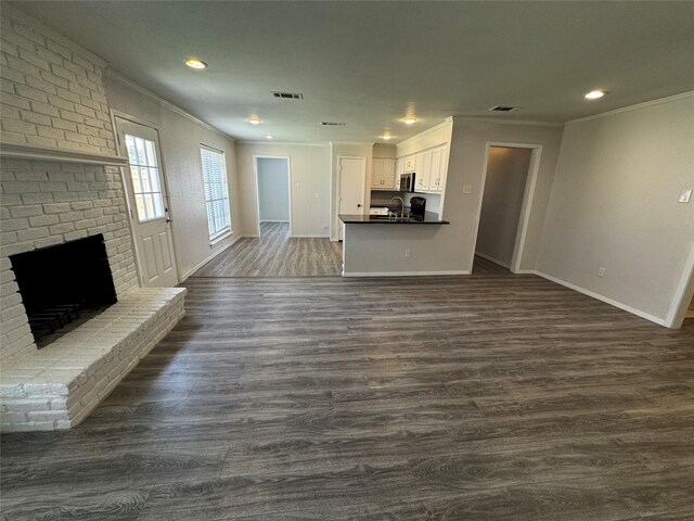 1629 Jasmine Ln, Plano, TX 75074 - spare room with dark wood-style floors and a textured ceiling