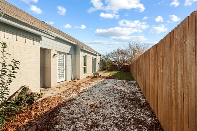 view of yard featuring a patio area