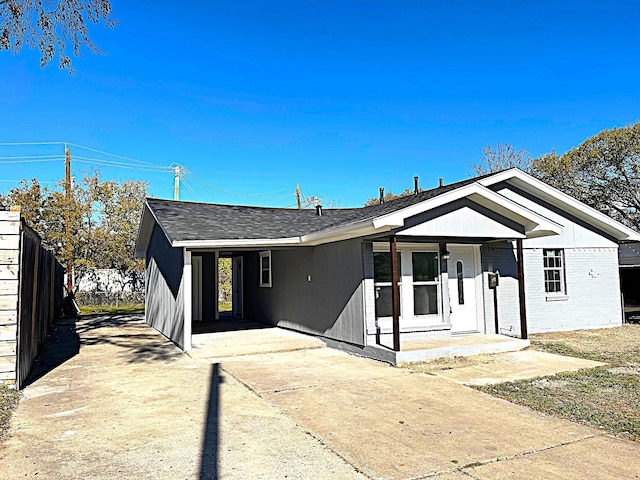 view of front of property with covered porch