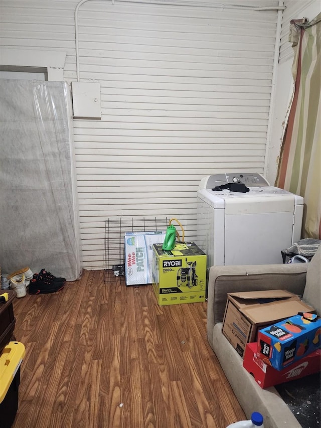 laundry area with washer / clothes dryer and hardwood / wood-style floors