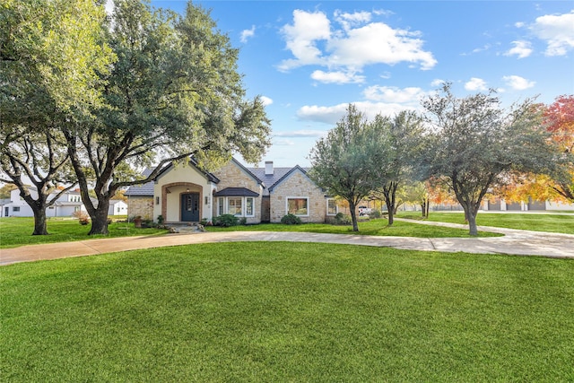 view of front of house with a front yard