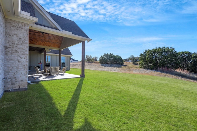 view of yard featuring a patio area