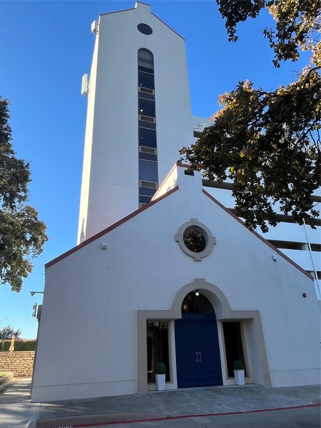 view of building exterior