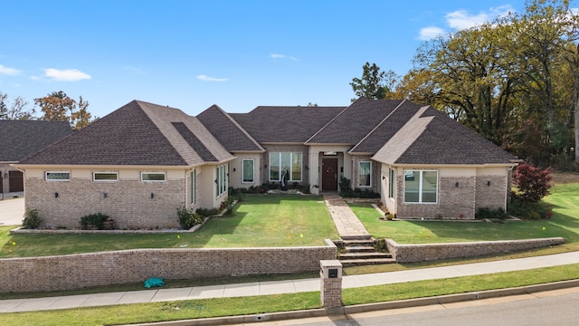 view of front of house featuring a front yard