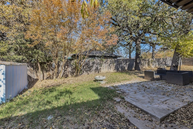 view of yard with a patio