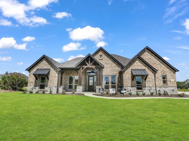 view of front of house featuring a front yard