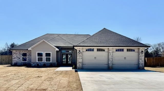 view of front facade featuring a garage