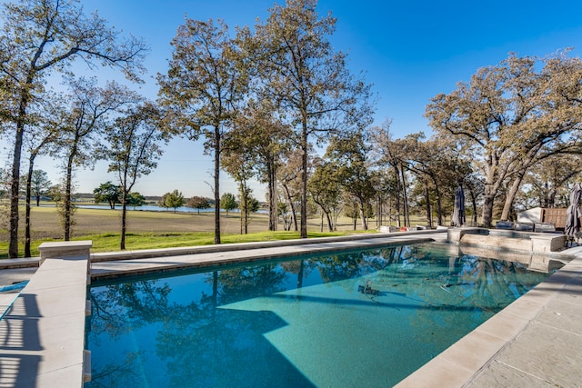 view of swimming pool