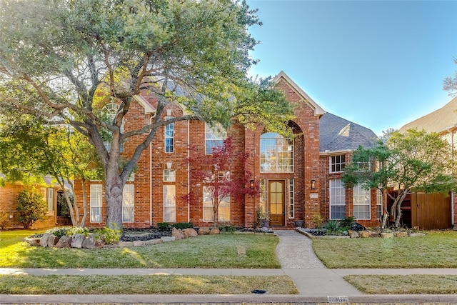 view of front of property with a front yard