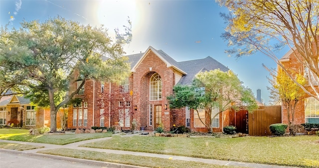 view of front of house with a front yard