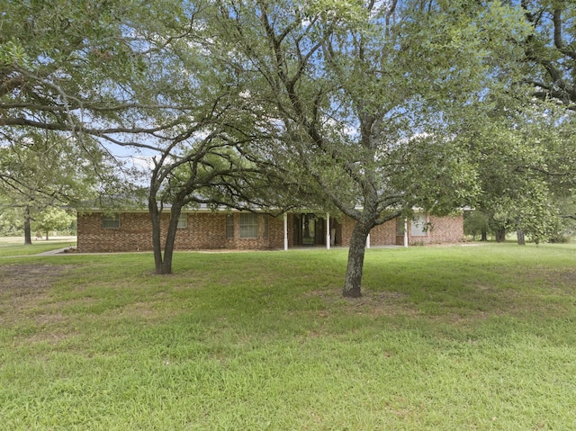 view of front of house with a front yard