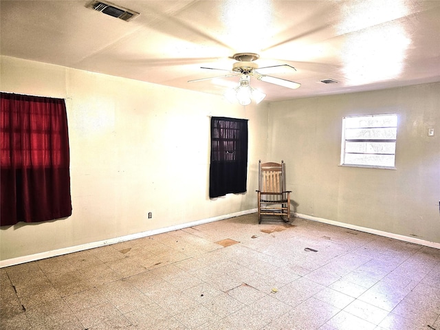 empty room with ceiling fan