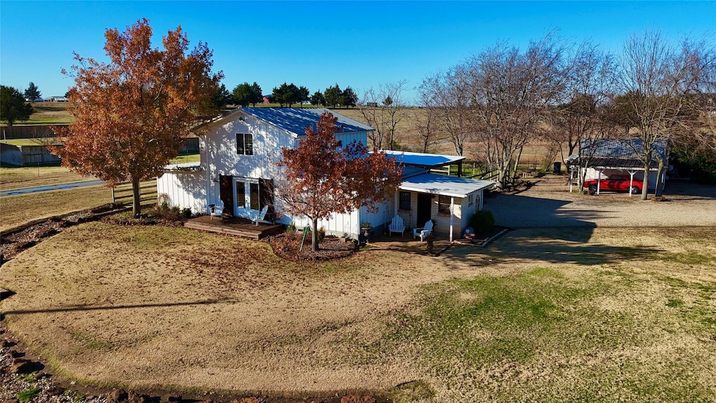 view of front of house with a front yard