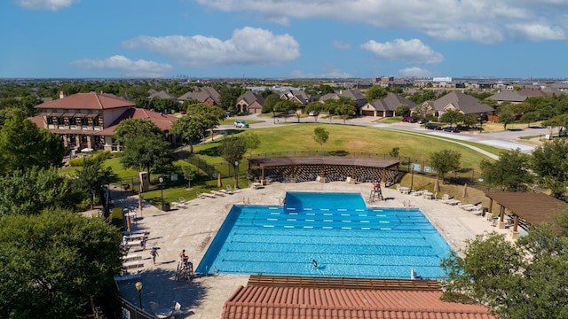 view of swimming pool