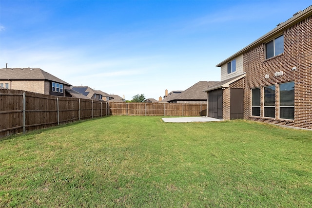 view of yard with a patio