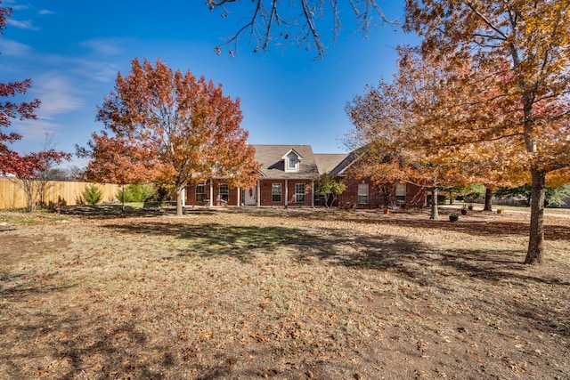 view of front of house with a front yard