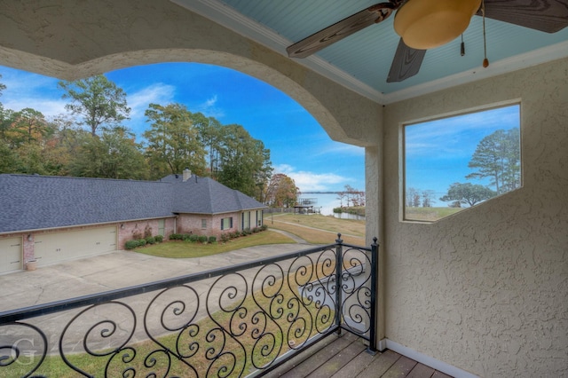 balcony featuring ceiling fan