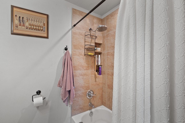 bathroom featuring shower / tub combo