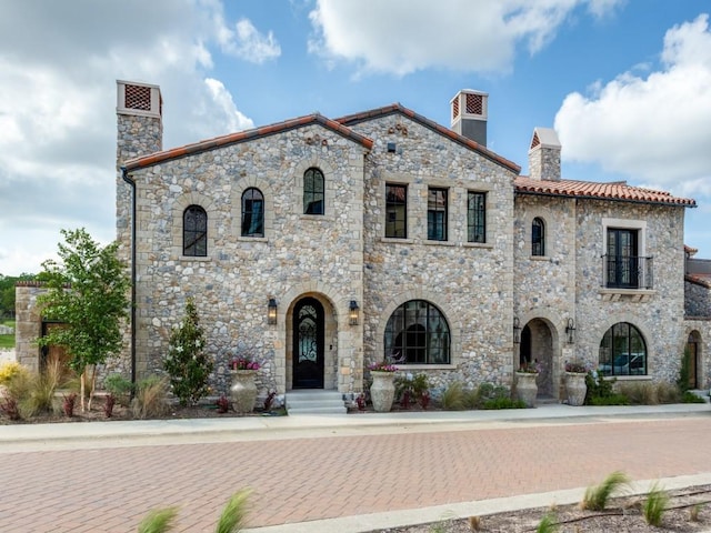 view of mediterranean / spanish home