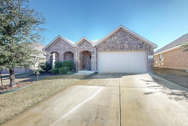 view of front facade with a garage