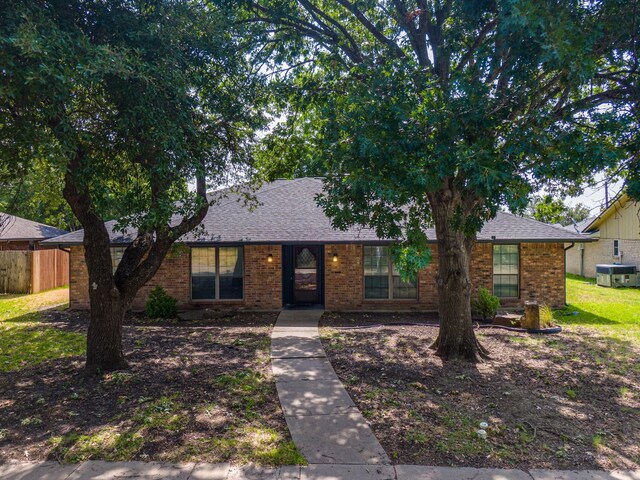 305 Santa Fe Trl, Waxahachie, TX 75165 - single story home with brick siding and roof with shingles
