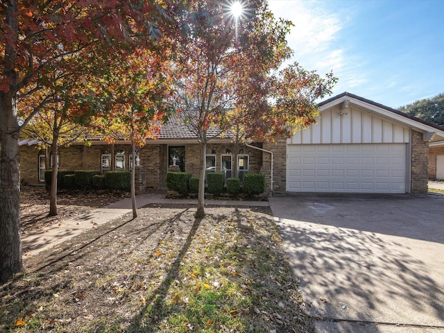 view of front facade with a garage