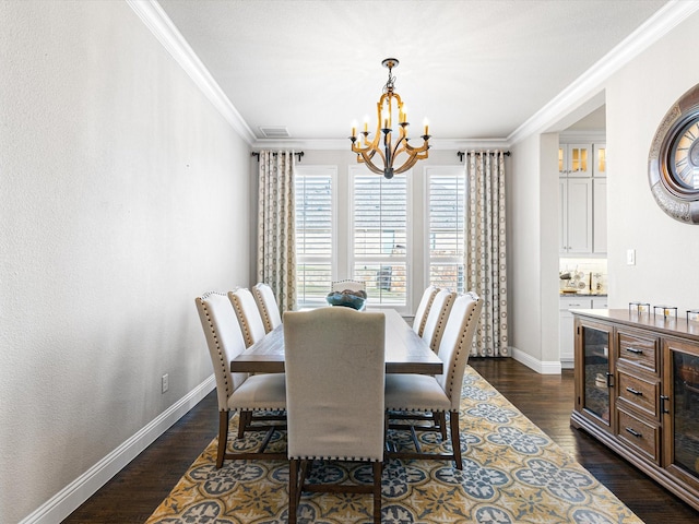 dining room with crown molding, a chandelier, and dark hardwood / wood-style floors