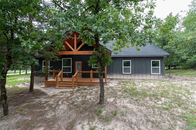 view of front facade featuring a deck