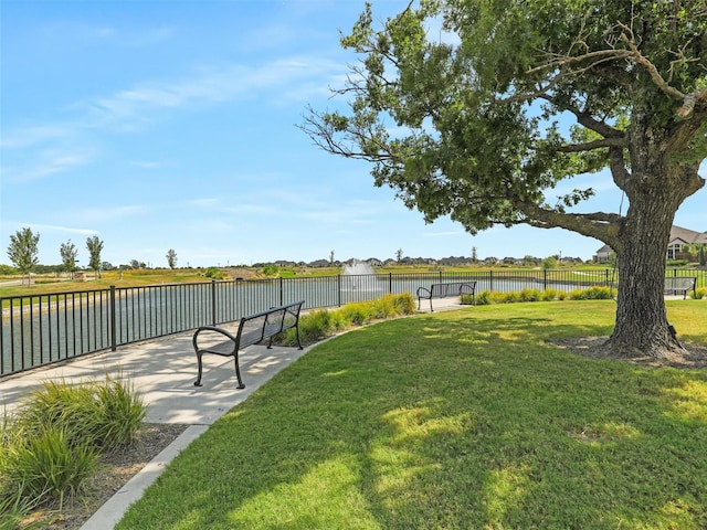 view of yard featuring a water view