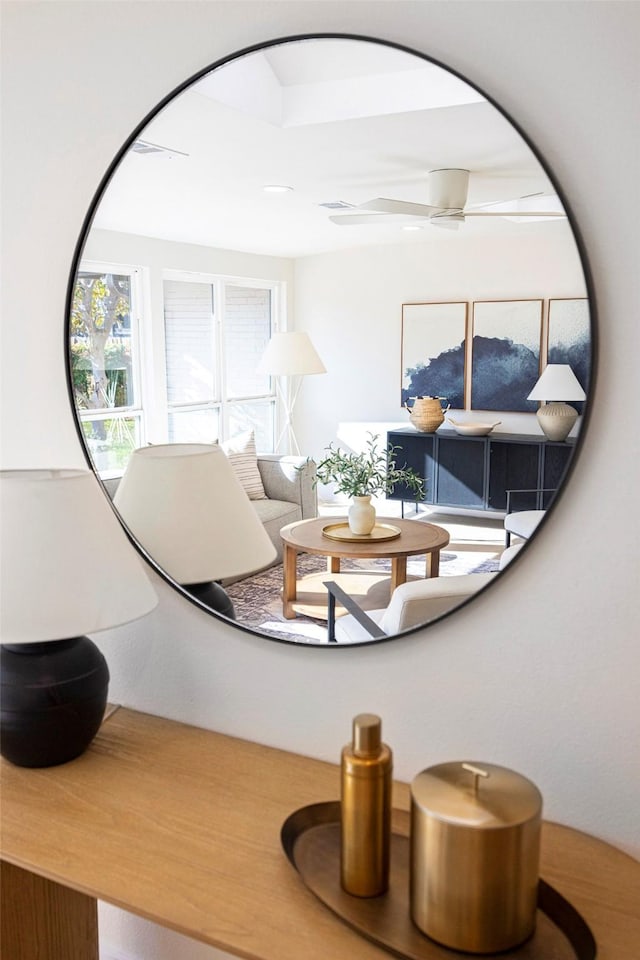 room details with ceiling fan