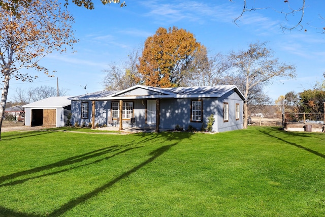 exterior space featuring a lawn