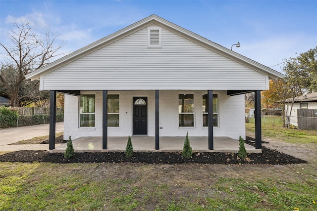 view of front facade featuring covered porch