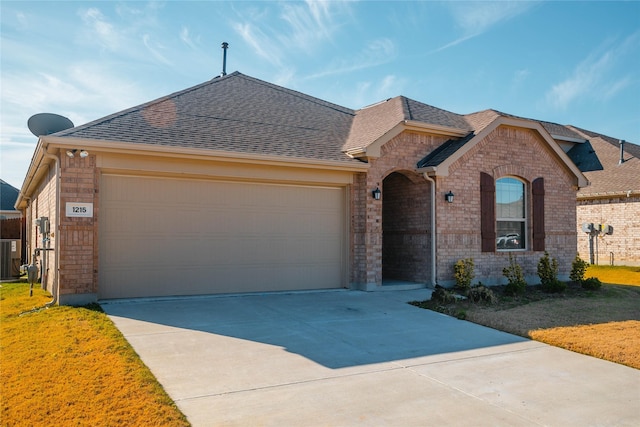 view of front facade with a garage