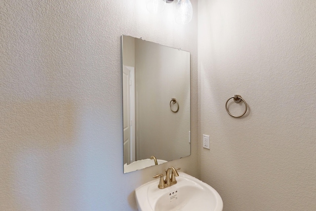 5000 Greenbrook Rd, Denton, TX 76226 - bathroom with a sink and a textured wall