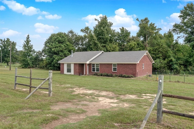 view of front of house with a front yard