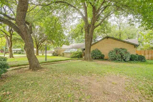 512 N Parkridge Dr, Mansfield, TX 76063 - view of yard