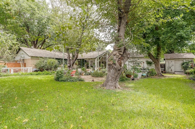 view of yard with a storage shed