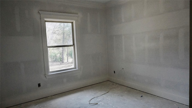 empty room featuring concrete flooring