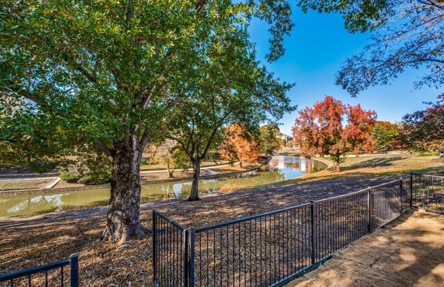 view of yard featuring a water view