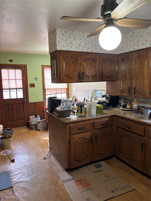 kitchen with ceiling fan