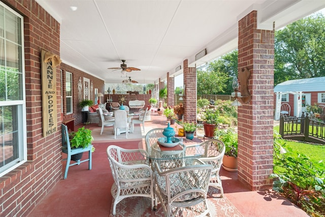 view of patio with ceiling fan and covered porch