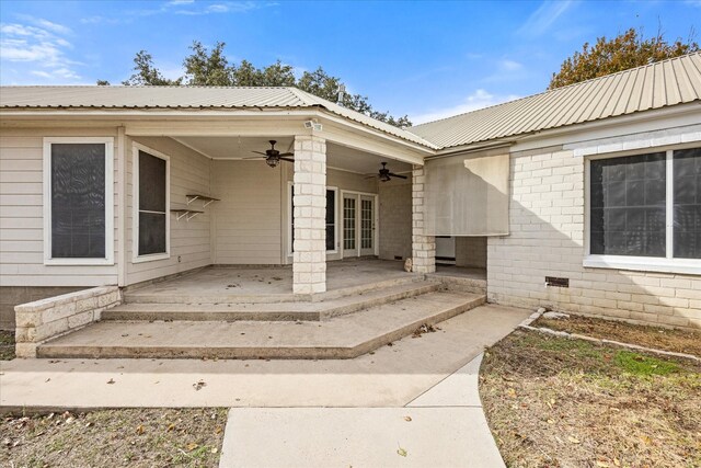 206 N Bouldin St, Hamilton, TX 76531 - view of exterior entry with ceiling fan and a patio