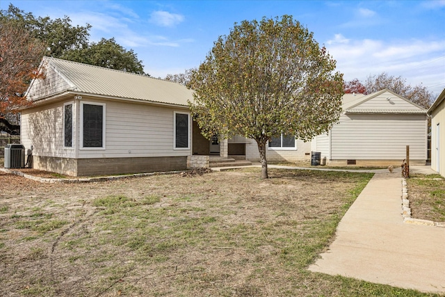 206 N Bouldin St, Hamilton, TX 76531 - view of front of property featuring central AC