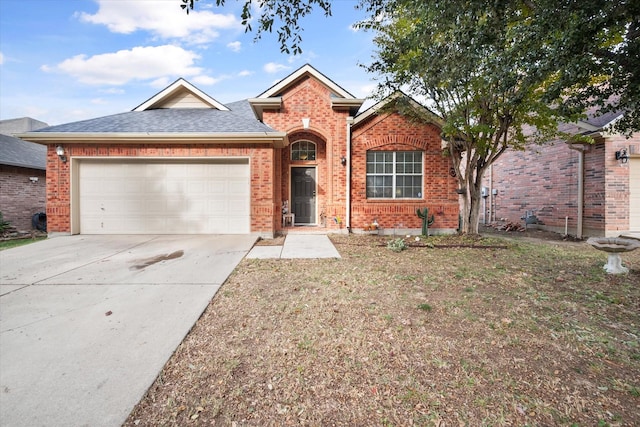 view of front facade featuring a garage