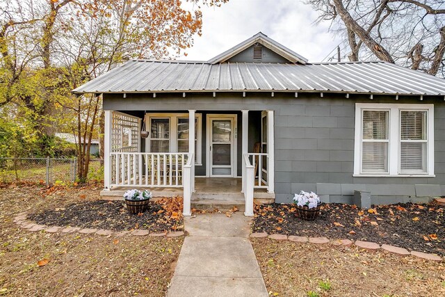 view of front facade with a porch