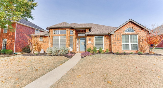 view of front of property with a front yard